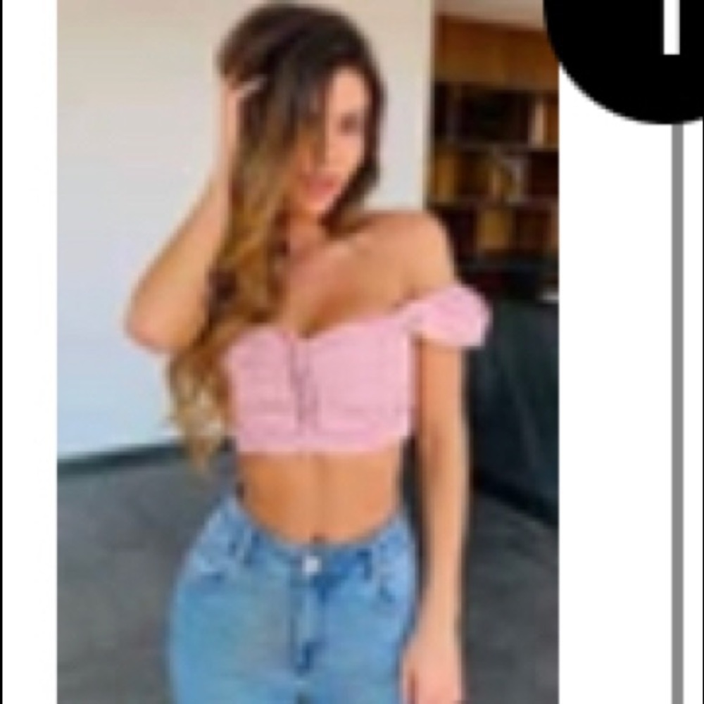 Fashion nova crop top